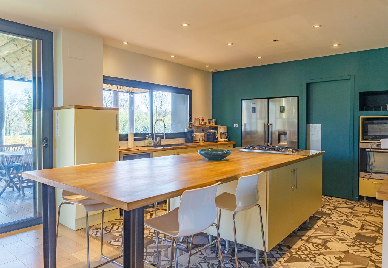 Villa à Ussac - Sur Ussac - Domaine de Charme avec Piscine - Villa