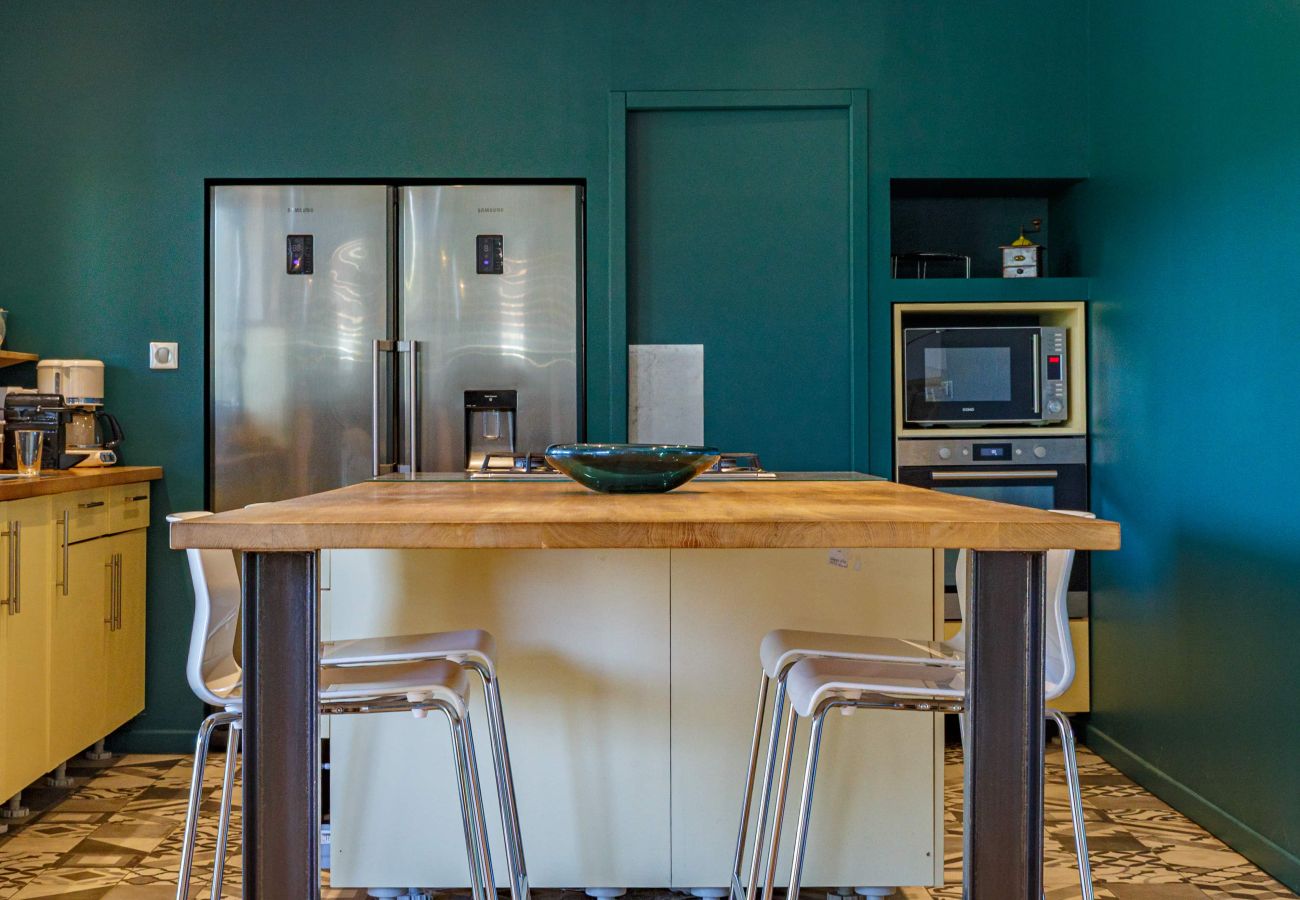 Villa à Ussac - Sur Ussac - Domaine de Charme avec Piscine - Villa