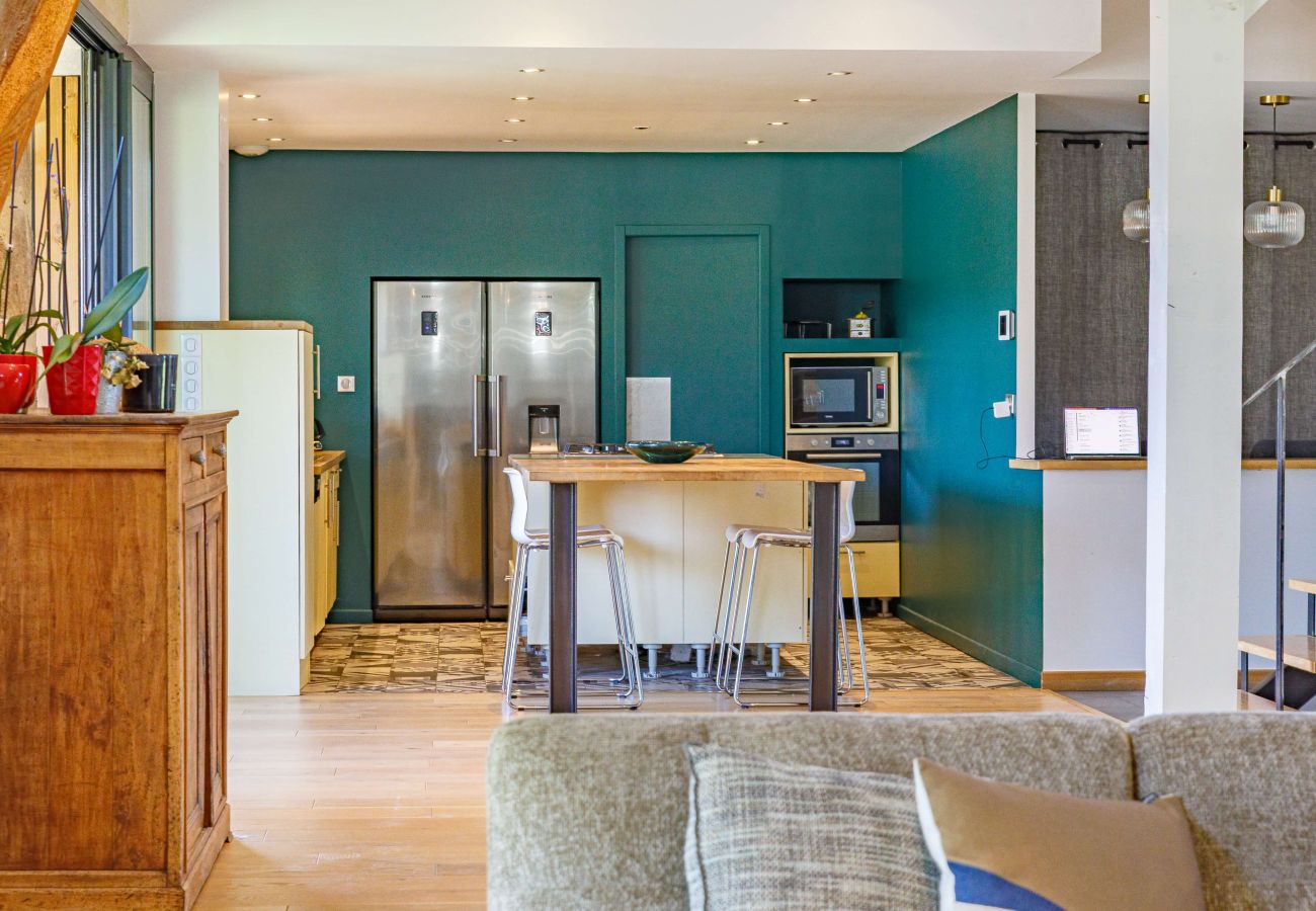 Villa à Ussac - Sur Ussac - Domaine de Charme avec Piscine - Villa