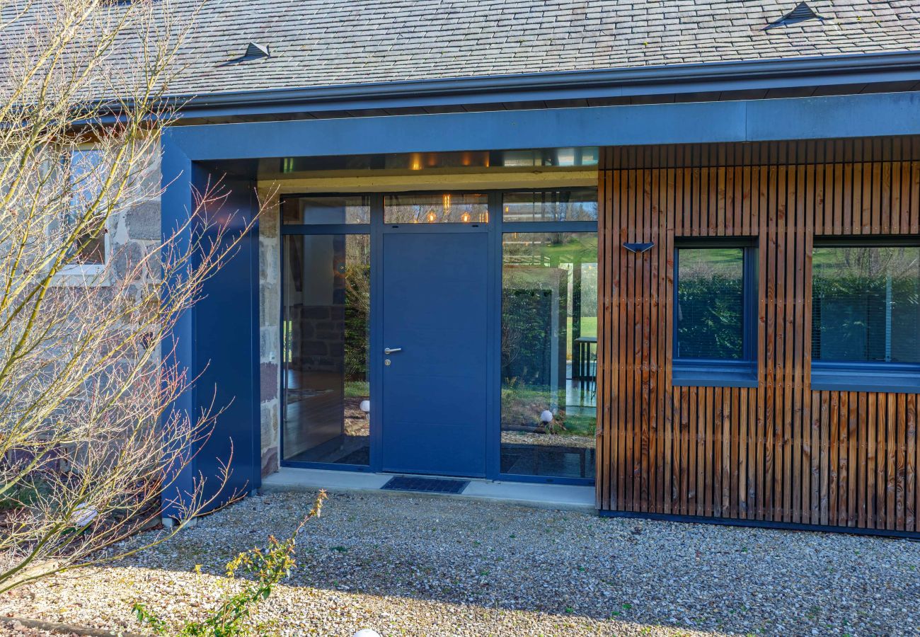 Villa à Ussac - Sur Ussac - Domaine de Charme avec Piscine - Villa