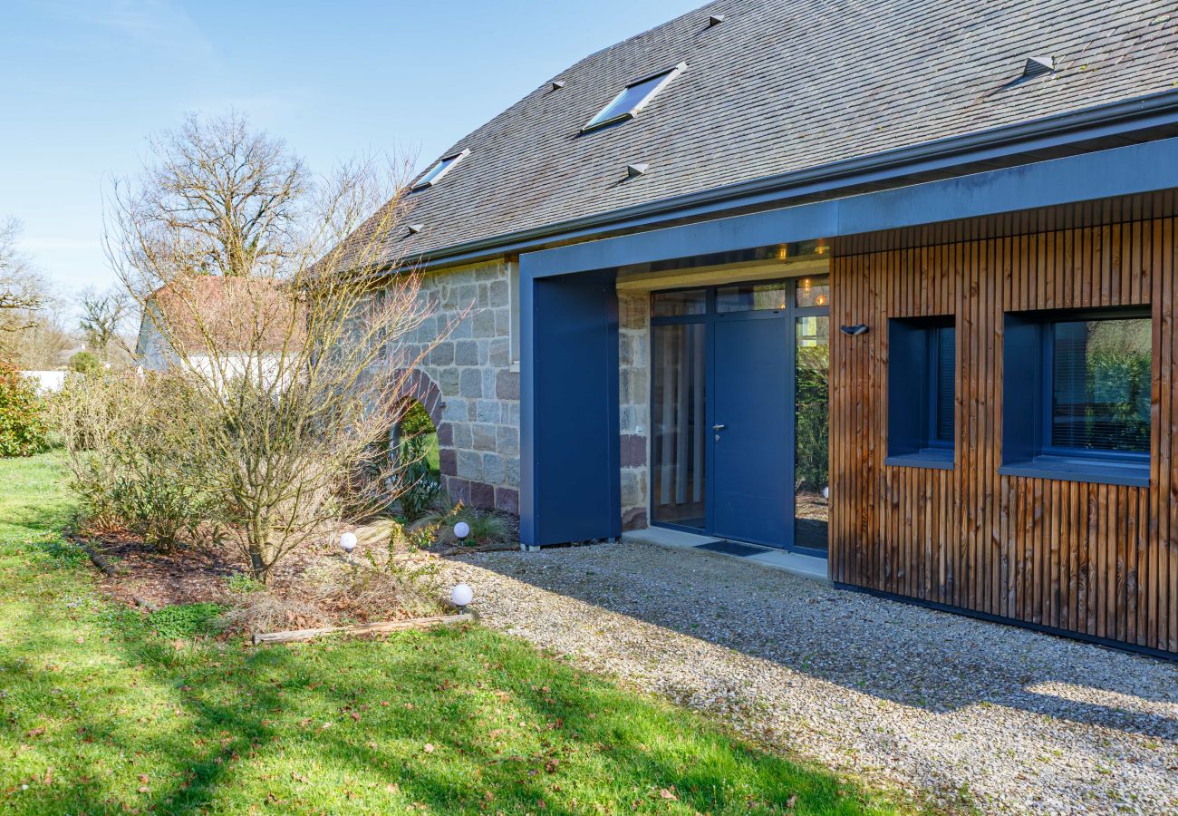 Villa à Ussac - Sur Ussac - Domaine de Charme avec Piscine - Villa