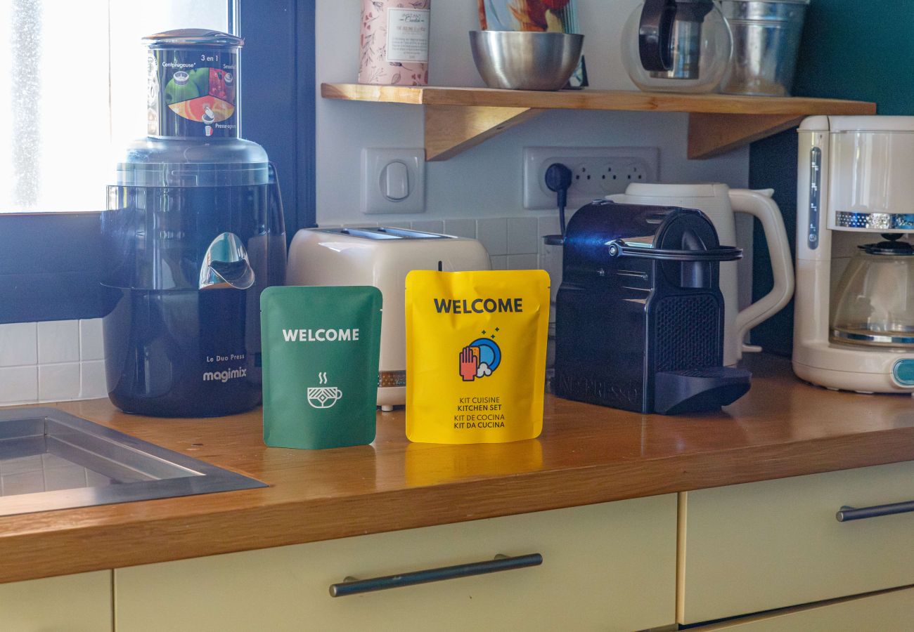 Villa à Ussac - Sur Ussac - Domaine de Charme avec Piscine - Villa