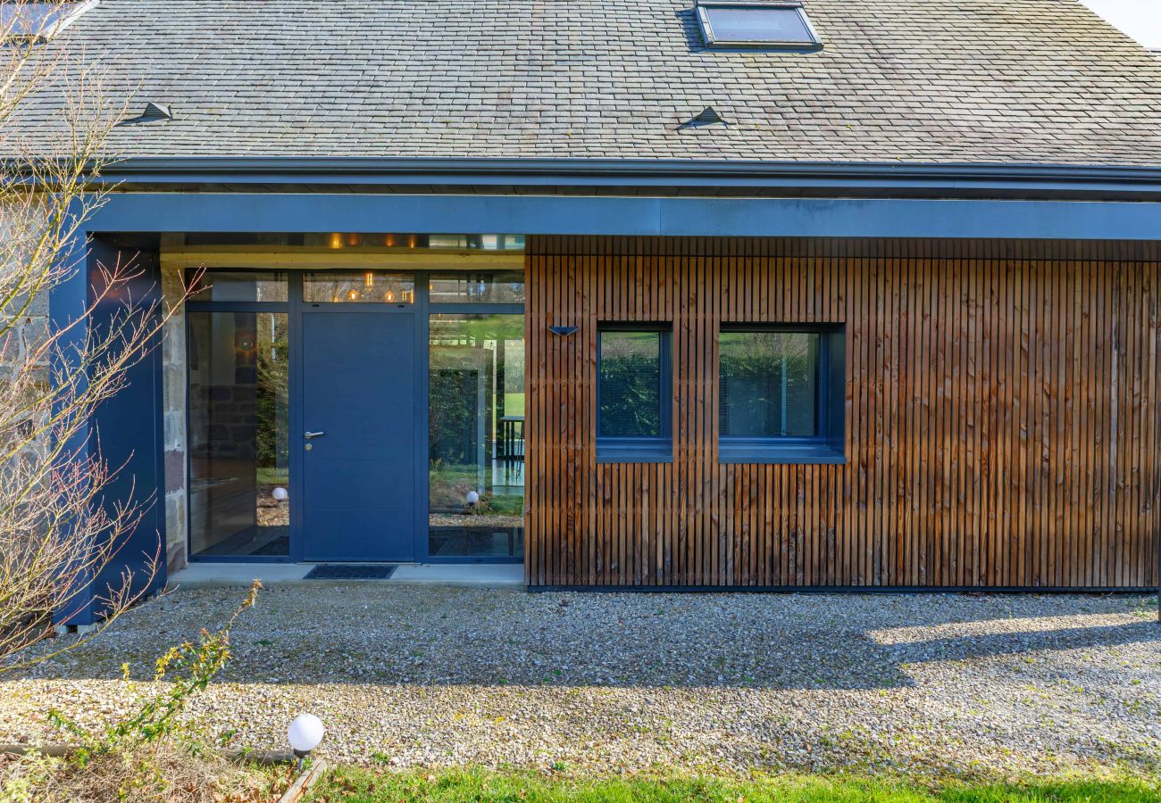 Villa à Ussac - Sur Ussac - Domaine de Charme avec Piscine - Villa