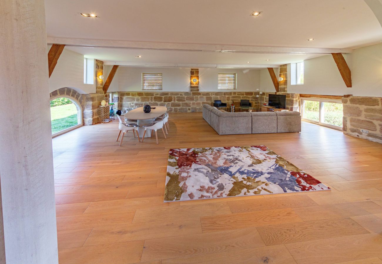 Villa à Ussac - Sur Ussac - Domaine de Charme avec Piscine - Villa