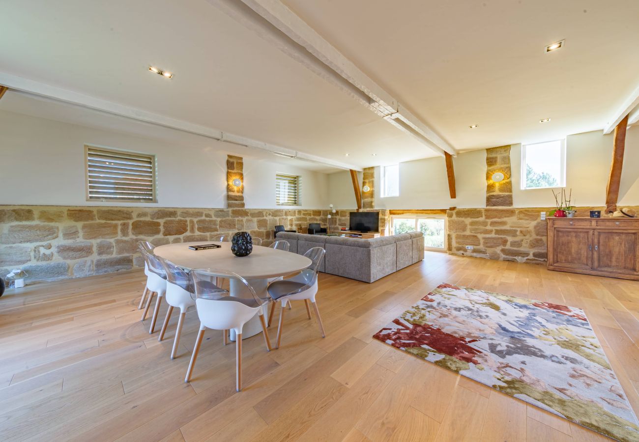 Villa à Ussac - Sur Ussac - Domaine de Charme avec Piscine - Villa