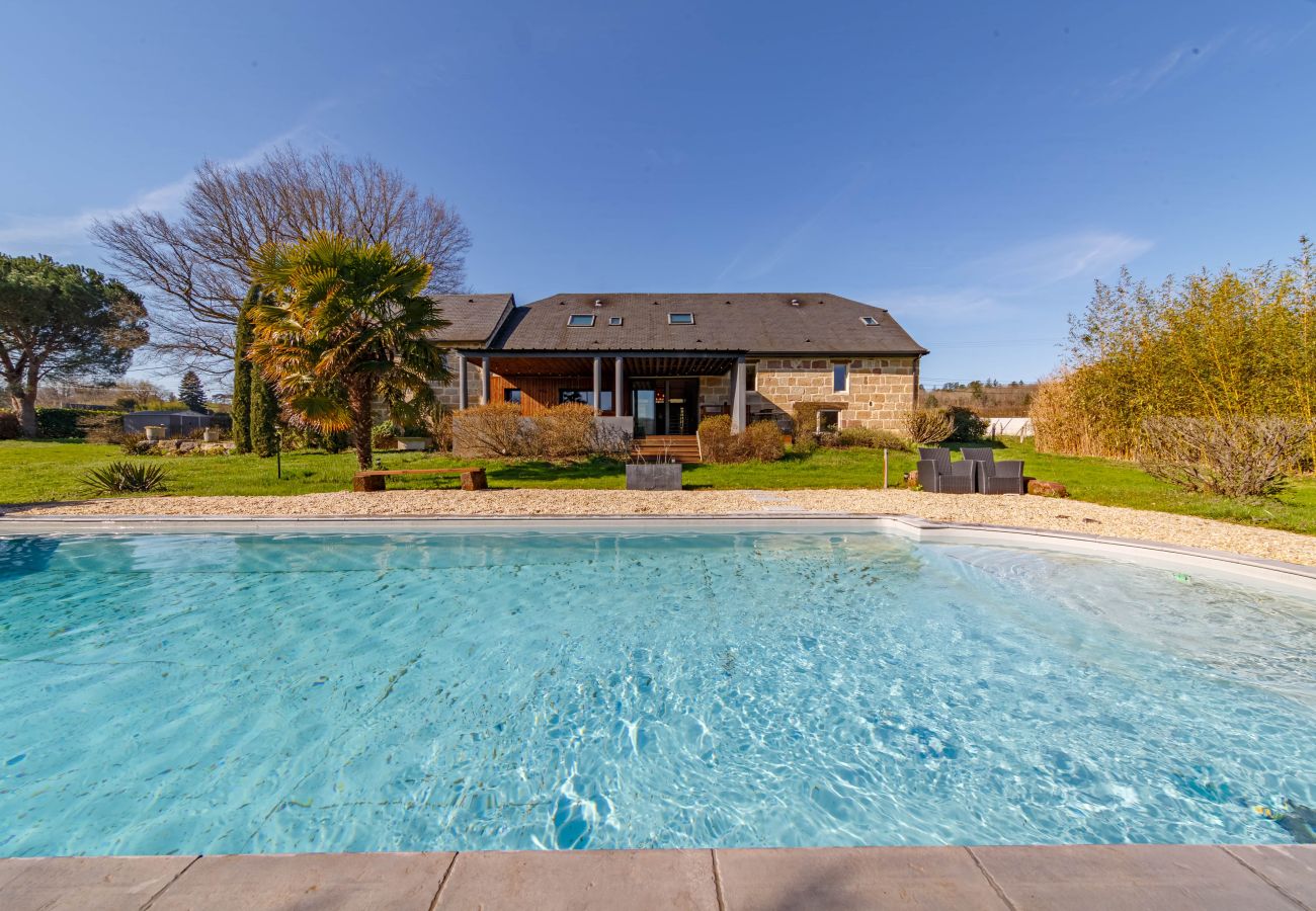 Villa à Ussac - Sur Ussac - Domaine de Charme avec Piscine - Villa