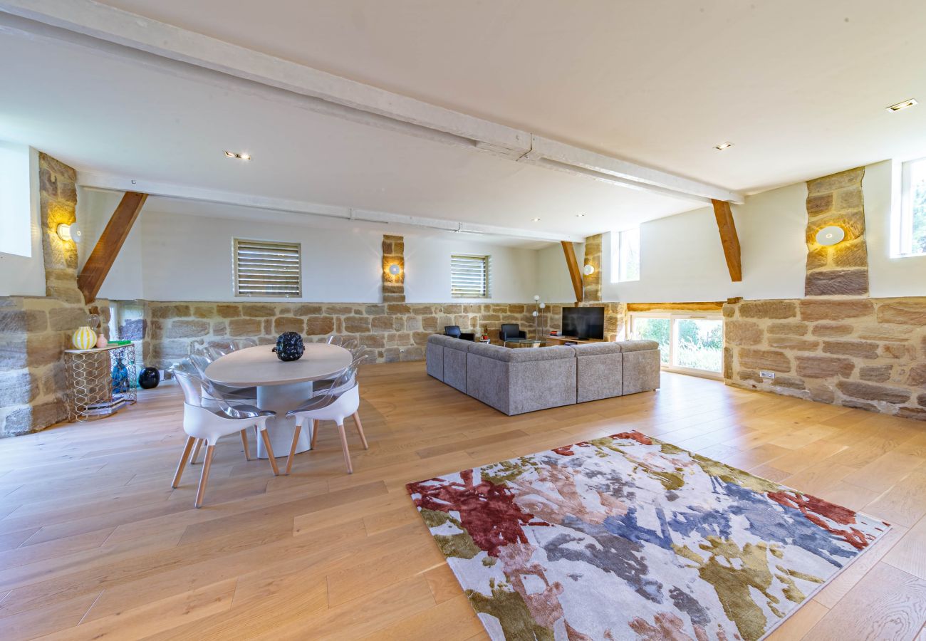 Villa à Ussac - Sur Ussac - Domaine de Charme avec Piscine - Villa