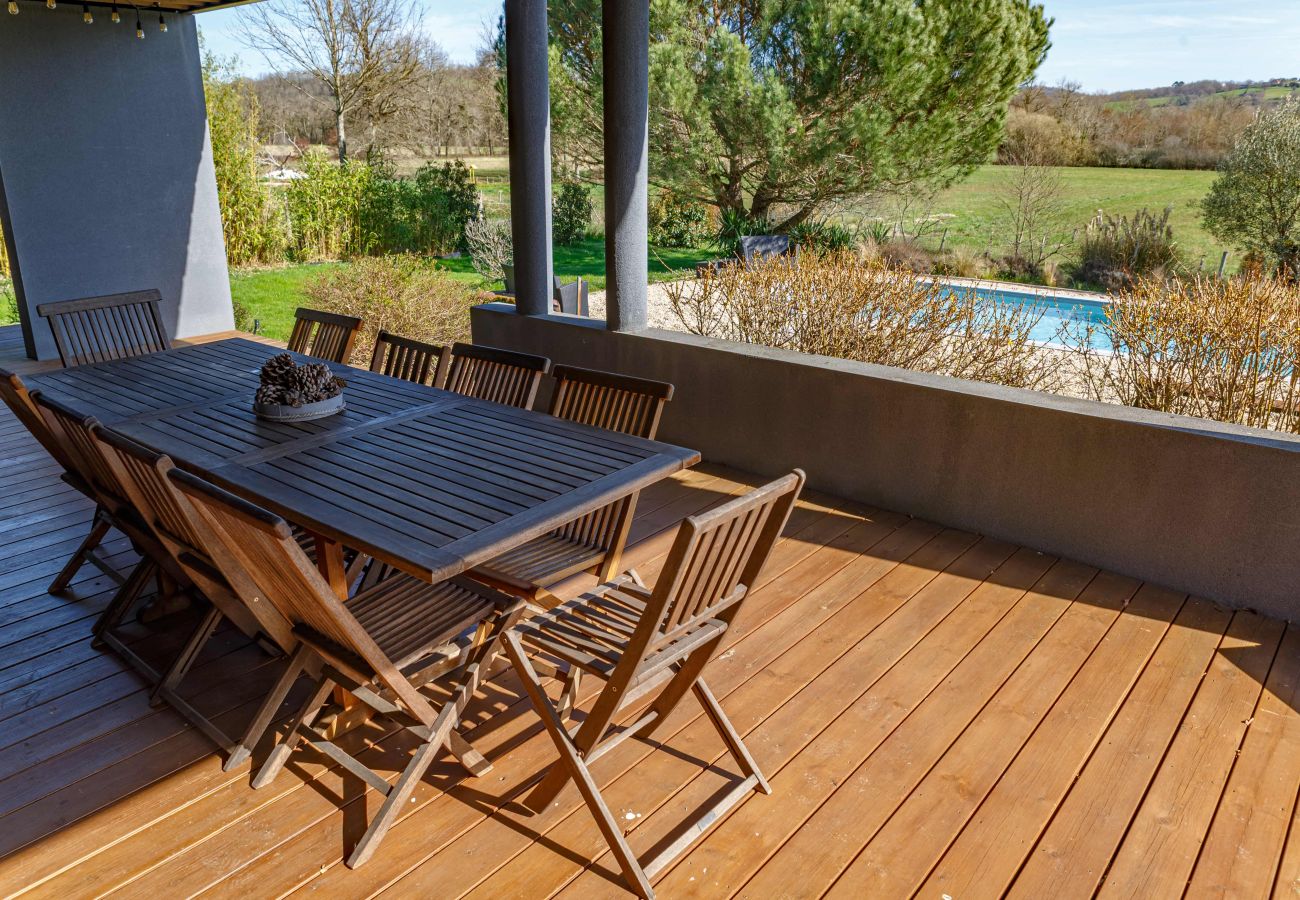 Villa à Ussac - Sur Ussac - Domaine de Charme avec Piscine - Villa