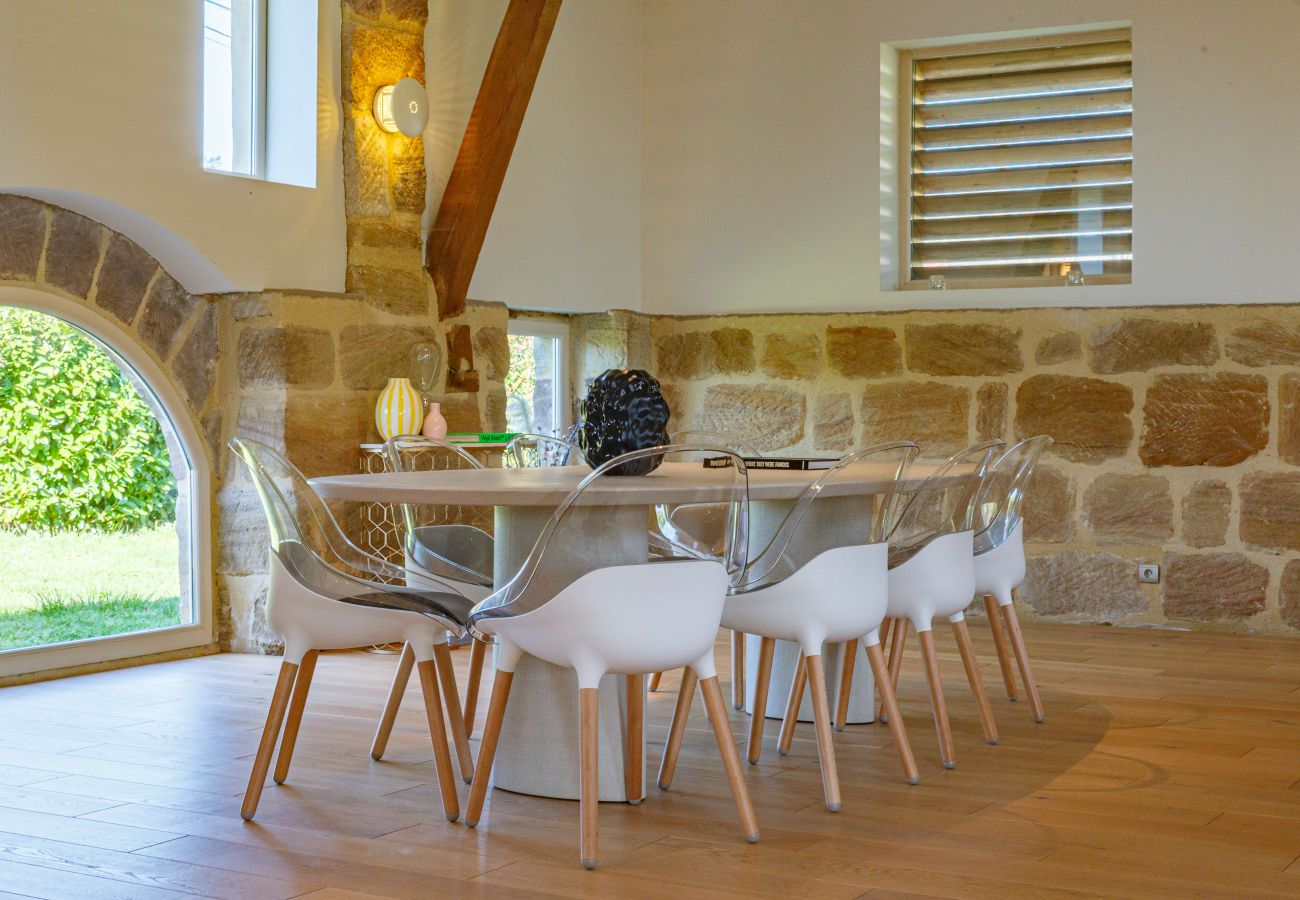 Villa à Ussac - Sur Ussac - Domaine de Charme avec Piscine - Villa