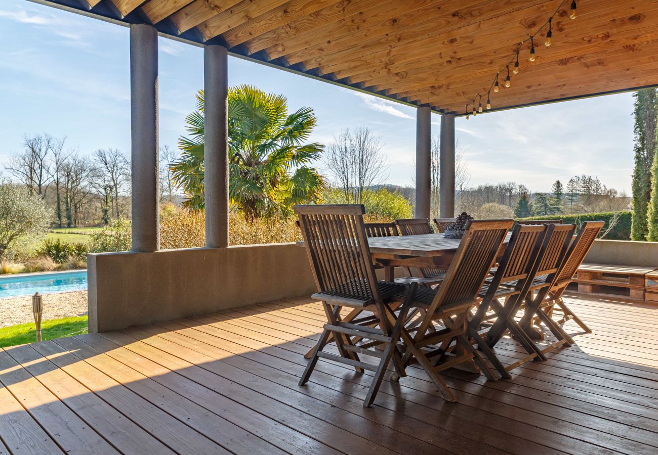 Villa à Ussac - Sur Ussac - Domaine de Charme avec Piscine - Villa