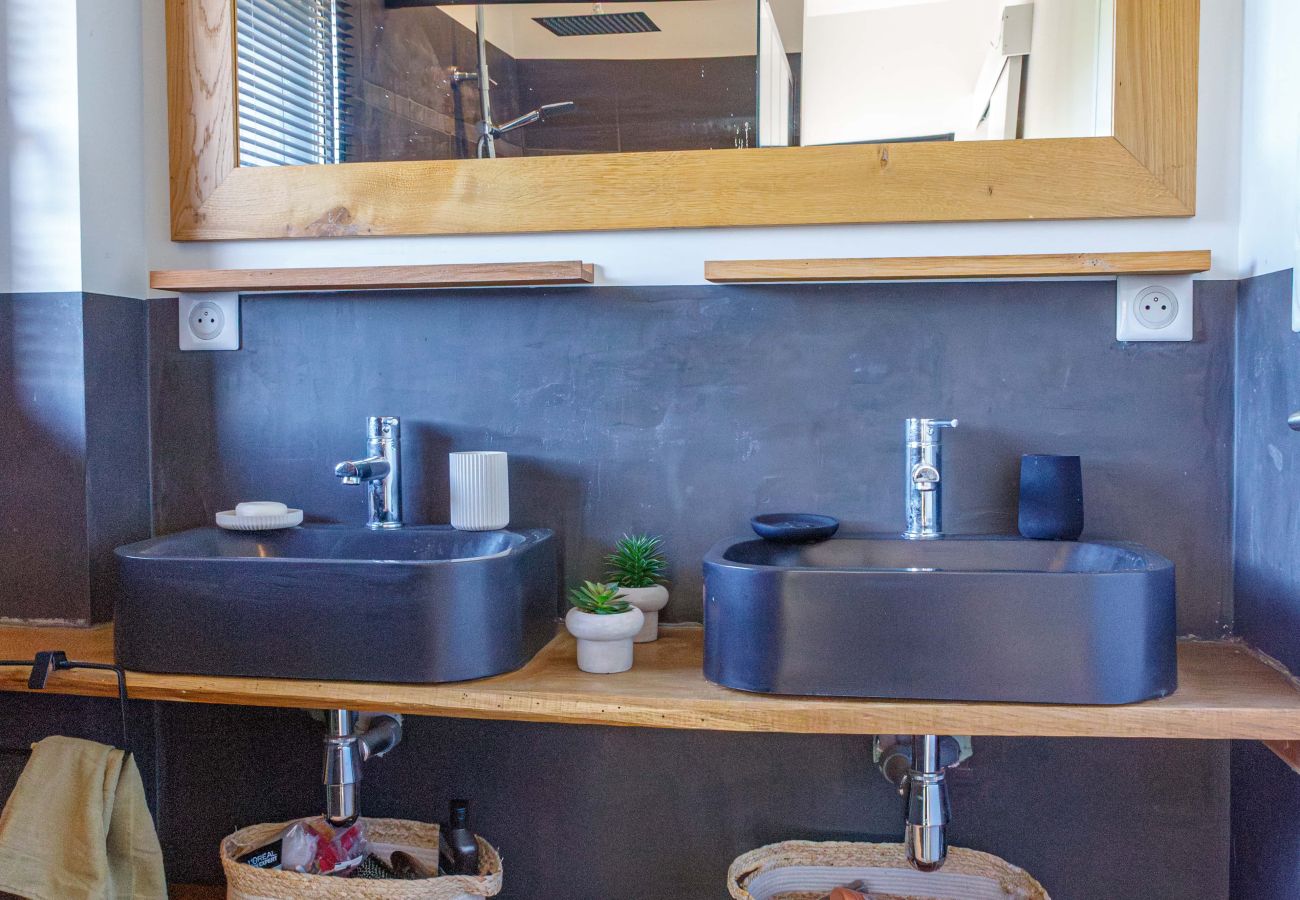 Villa à Ussac - Sur Ussac - Domaine de Charme avec Piscine - Villa