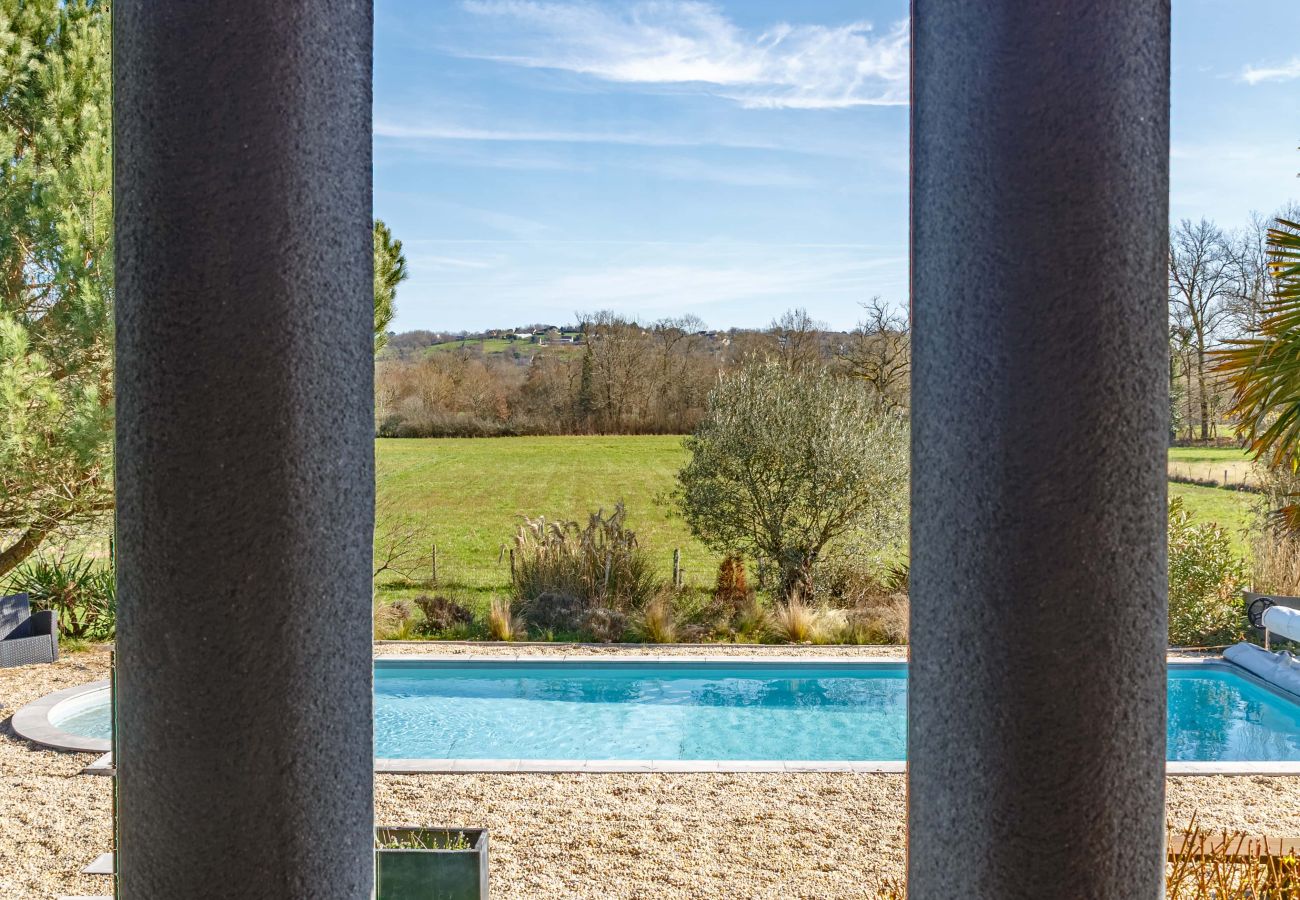 Villa à Ussac - Sur Ussac - Domaine de Charme avec Piscine - Villa