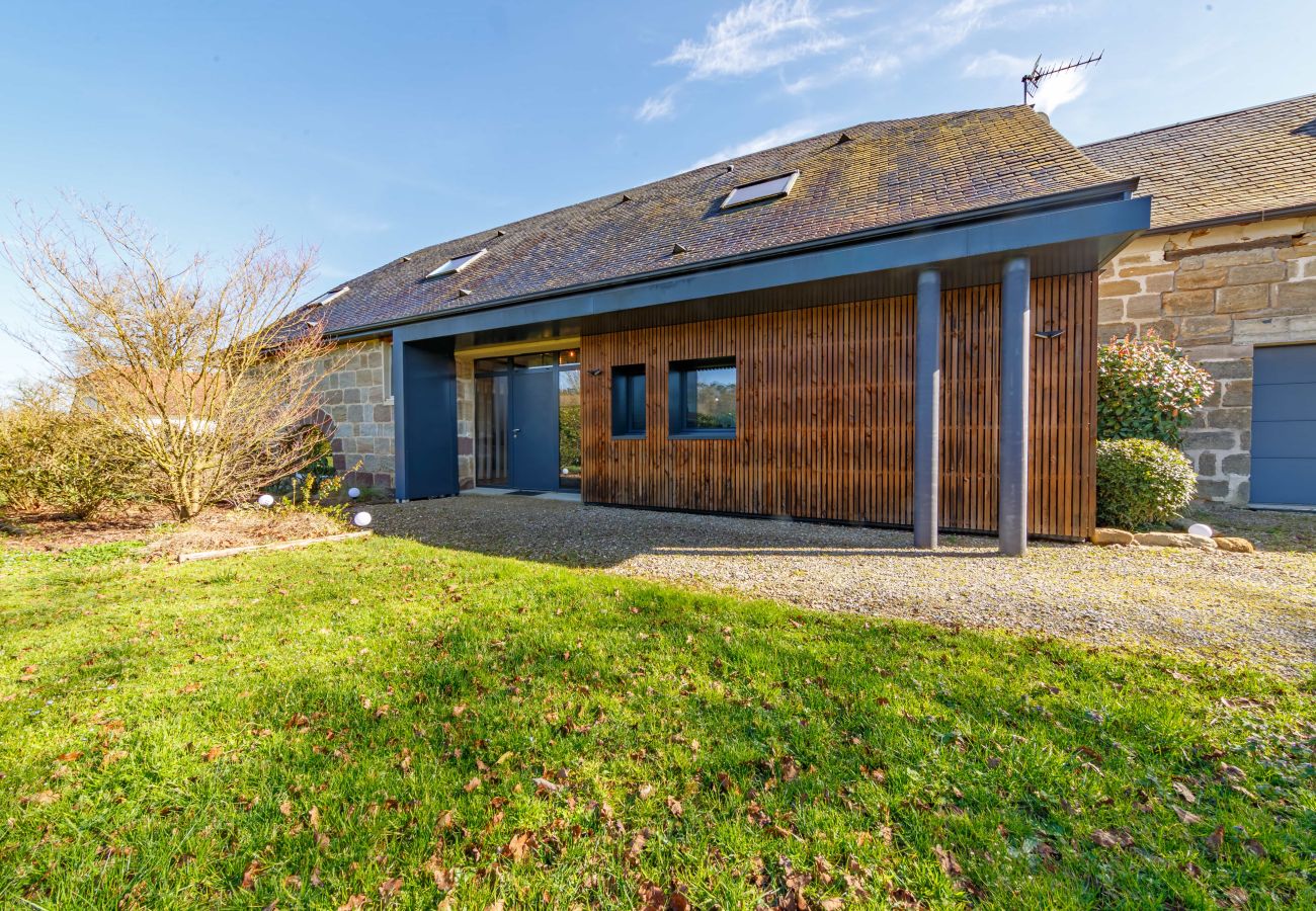 Villa à Ussac - Sur Ussac - Domaine de Charme avec Piscine - Villa