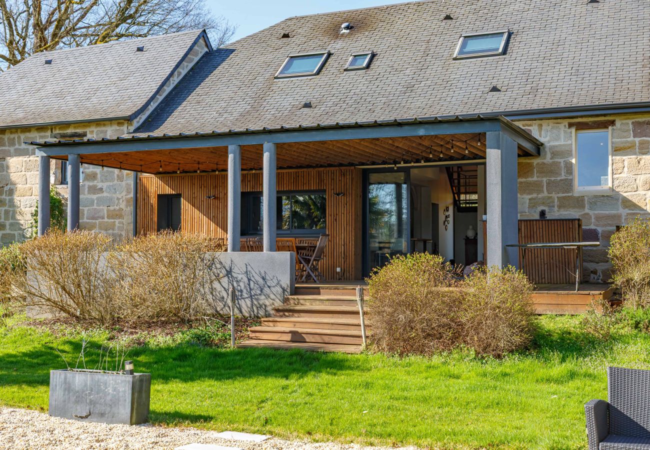 Villa à Ussac - Sur Ussac - Domaine de Charme avec Piscine - Villa